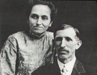 File:Flora and Elias Disney.JPG