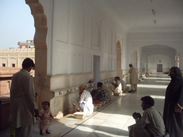 File:Ablution area inside Eastern wall of Badshahi mosque.JPG