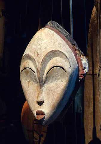 File:Masque blanc Punu-Gabon.jpg