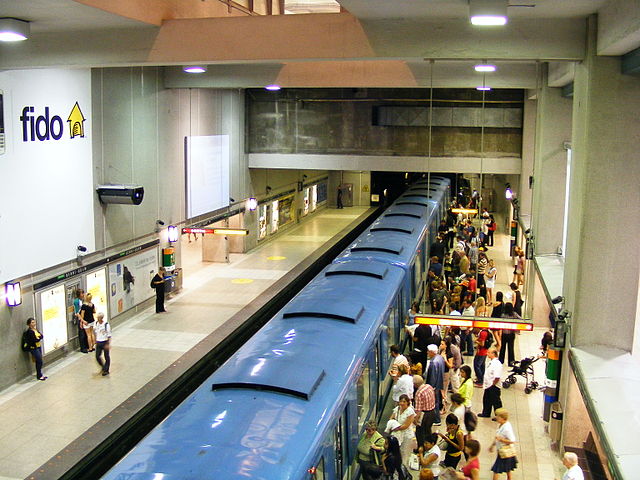 File:Berri-UQAM Metro station.jpg