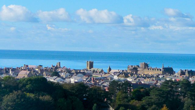 File:Aberystwyth and Cardigan Bay, seen from the National Library of Wales.jpg