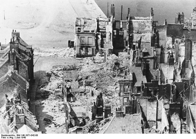 File:Bundesarchiv Bild 146-1971-042-08, Calais, zerstörtes Hafenviertel.jpg