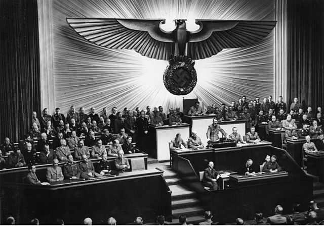 File:Bundesarchiv Bild 183-1987-0703-507, Berlin, Reichstagssitzung, Rede Adolf Hitler.jpg