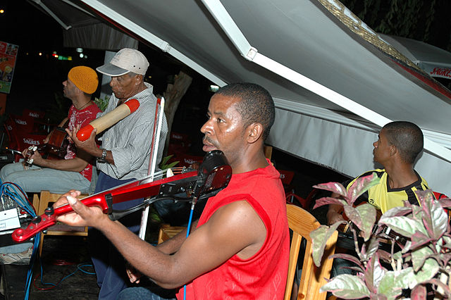 File:Morna group.jpg