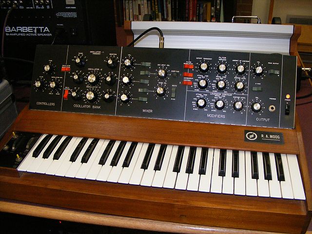 File:R.A.Moog minimoog 2.jpg