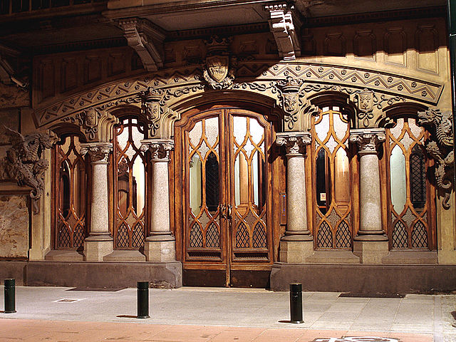 File:Casa della Vittoria Torino.jpg