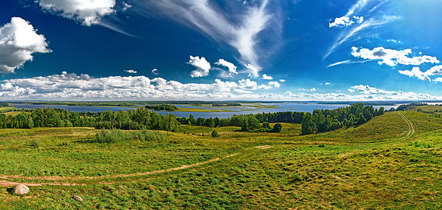 File:Strusta Lake - Panorama.jpg