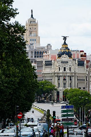 File:Calle de Alcalá (Madrid) 27.jpg
