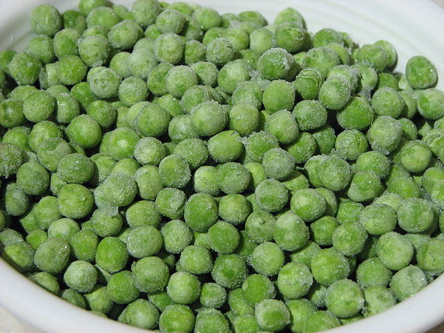 File:Frozen peas.JPG