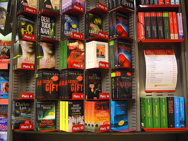 File:2009 Bestseller im Supermarktregal.JPG
