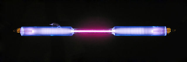 File:Deuterium discharge tube.jpg