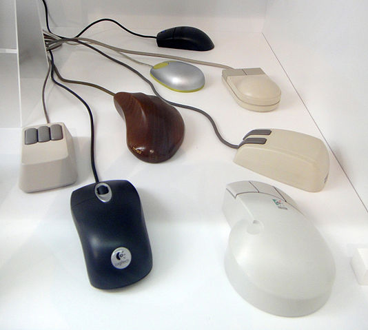 File:Assorted computer mice - MfK Bern.jpg