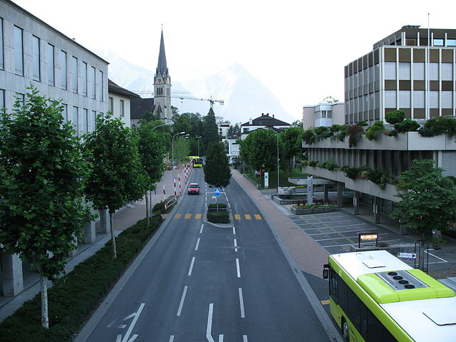 File:3202 - Vaduz - Äulestrasse.JPG