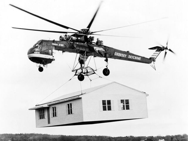 File:Sikorsky Skycrane carrying house bw.jpg