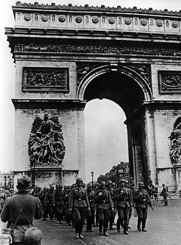 File:Bundesarchiv Bild 101I-126-0347-09A, Paris, Deutsche Truppen am Arc de Triomphe.jpg