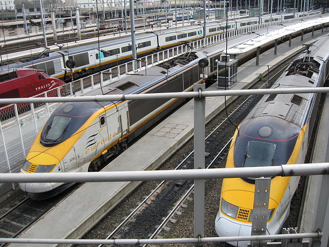 File:Eurostar trainsets at Paris Nord.jpg
