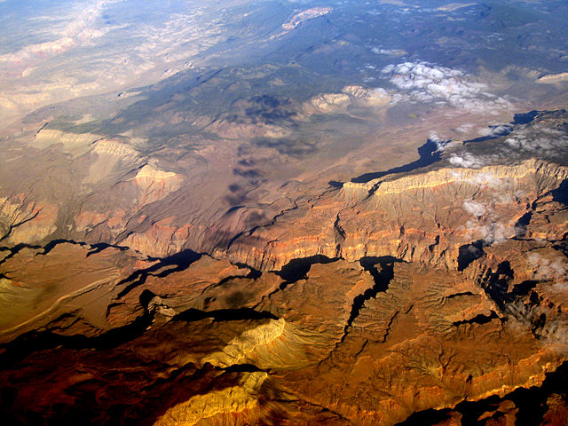 File:Grand Canyon, from about Mohawk to Whitmore Canyons, below the Uinkaret Volcanic Field.jpg