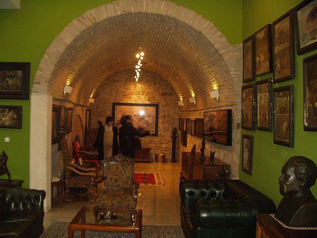 File:Berberov salon 3.jpg