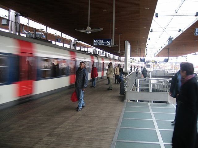 File:RER-B La-Plaine.jpg
