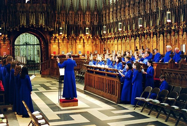 File:Evensong in York Minster.jpg