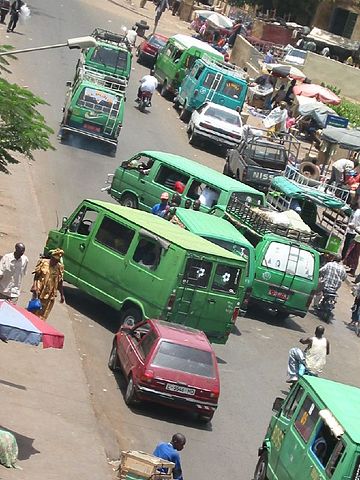 File:Taxi vans in Bamako.jpg