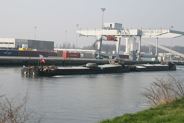 File:Port Lille train peniches (1).jpg